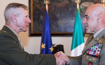Commandant, Gen. Smith, meets with Chief of Italian Defense and Army