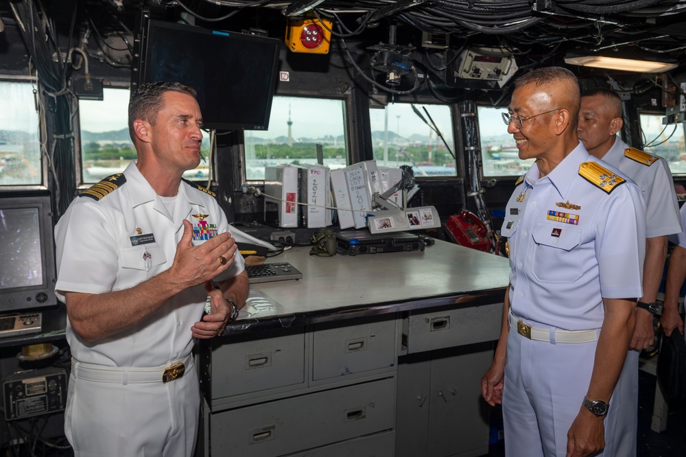 USS Blue Ridge Hosts Commander of Royal Thai Navy