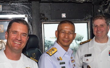 USS Blue Ridge Hosts Commander of Royal Thai Navy
