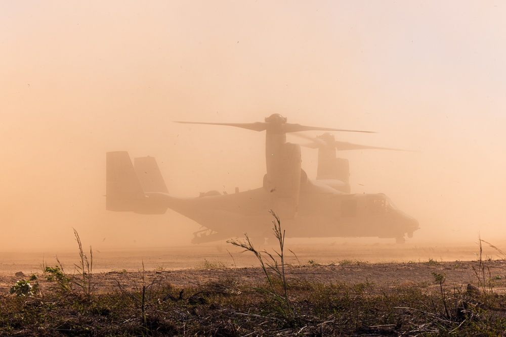 MRF-D 24.3: Marines rehearse loading, offloading from MV-22B Ospreys