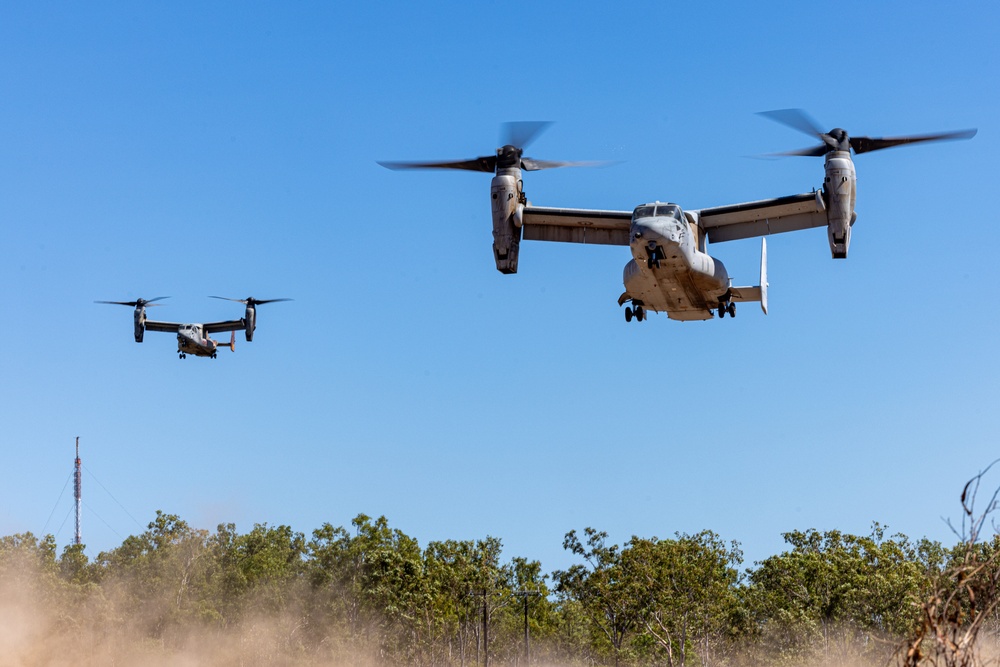 MRF-D 24.3: Marines rehearse loading, offloading from MV-22B Ospreys