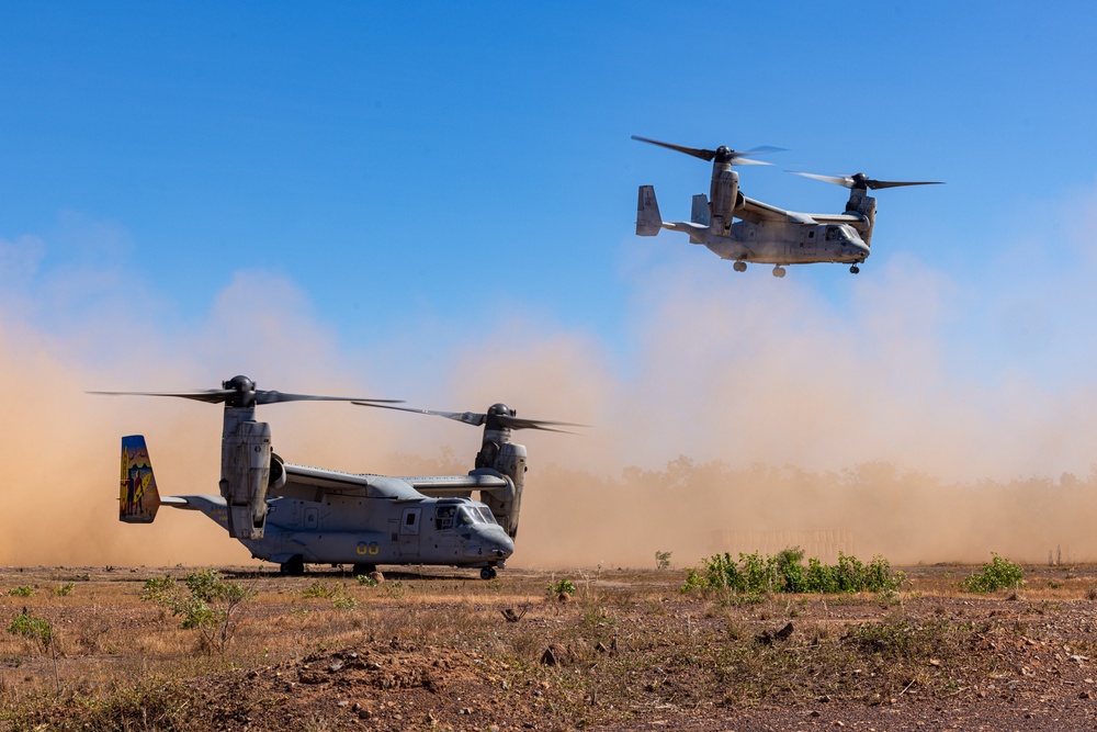 MRF-D 24.3: Marines rehearse loading, offloading from MV-22B Ospreys