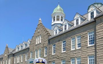 Gordon Hood Has Graduated from the College of Naval Warfare at the Naval War College-2