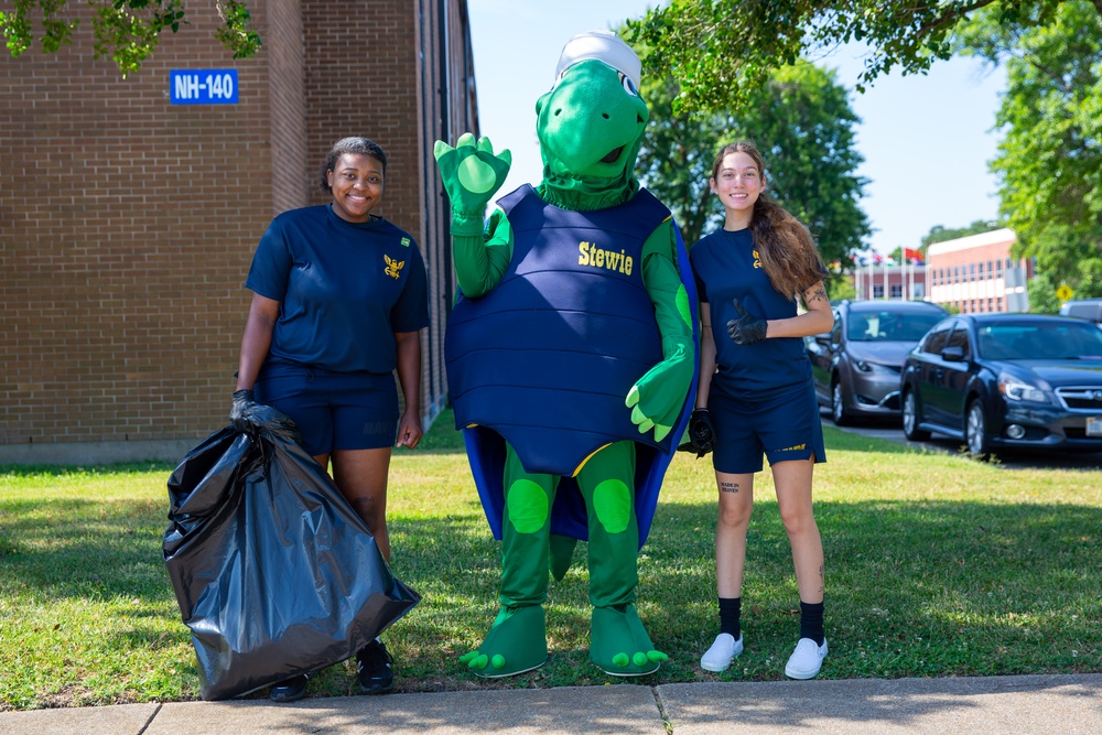 NSA HR Sailors, Stewie Participate in Clean the Base Day