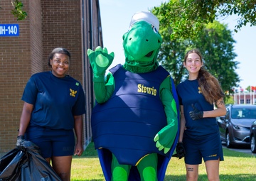 NSA HR Sailors Participate in Clean the Base Day