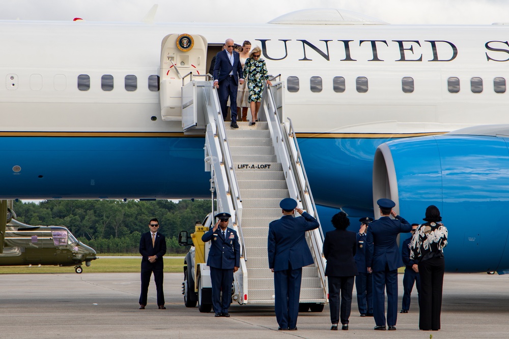 POTUS visits JB MDL