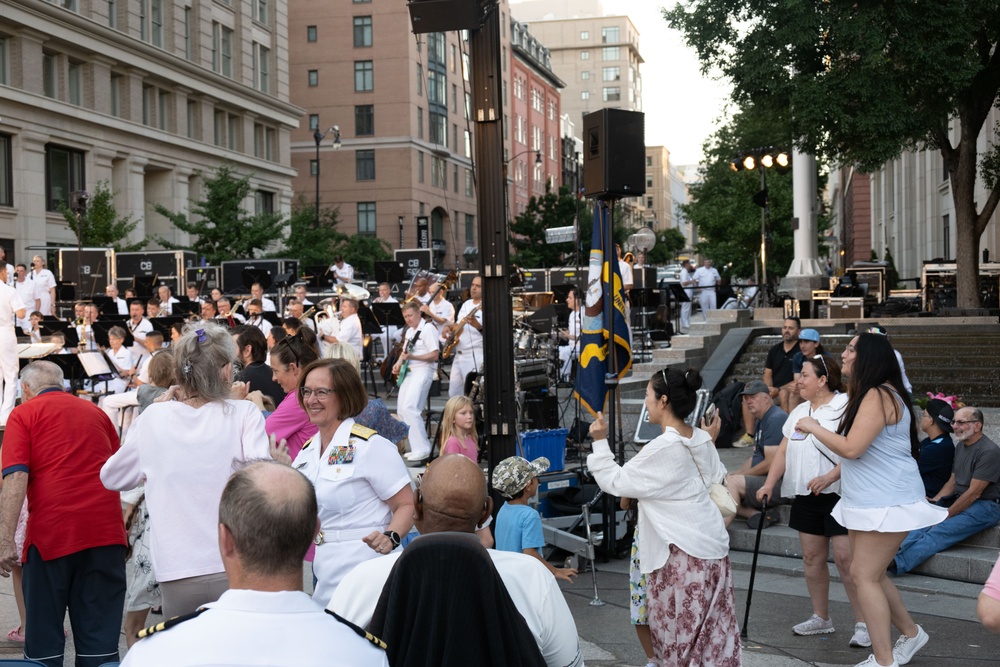 CNO Hosts Concert on the Avenue