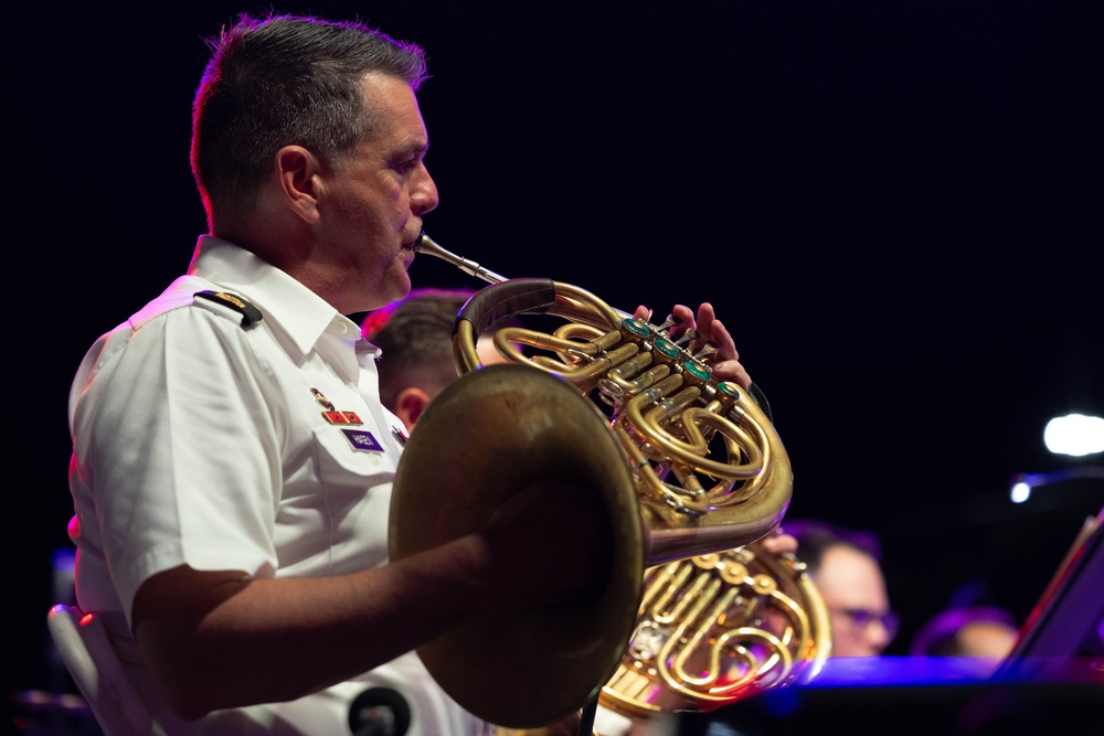 The U.S. Army Band and Chorus perform Fourth of July concert in Philadelphia