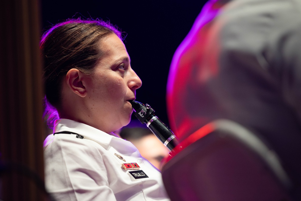 The U.S. Army Band and Chorus perform Fourth of July concert in Philadelphia