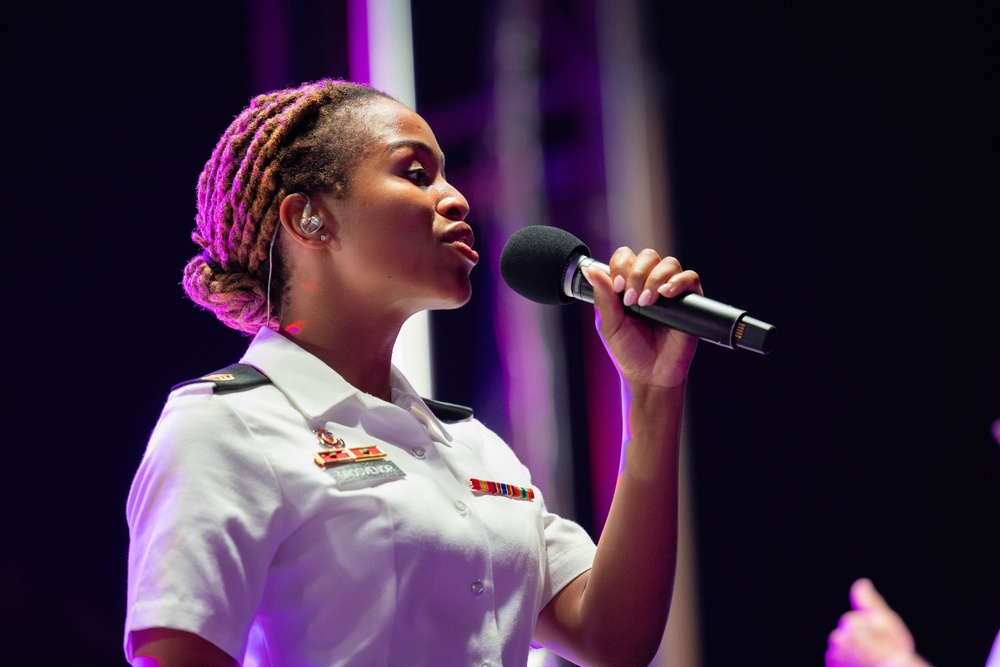 The U.S. Army Band and Chorus perform Fourth of July concert in Philadelphia