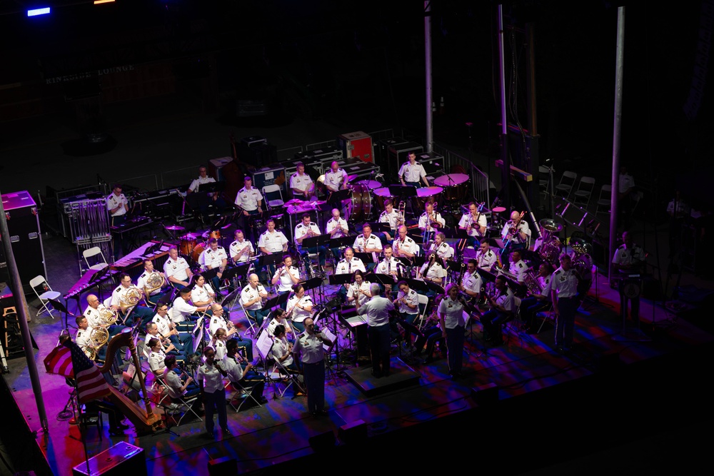 The U.S. Army Band and Chorus perform Fourth of July concert in Philadelphia