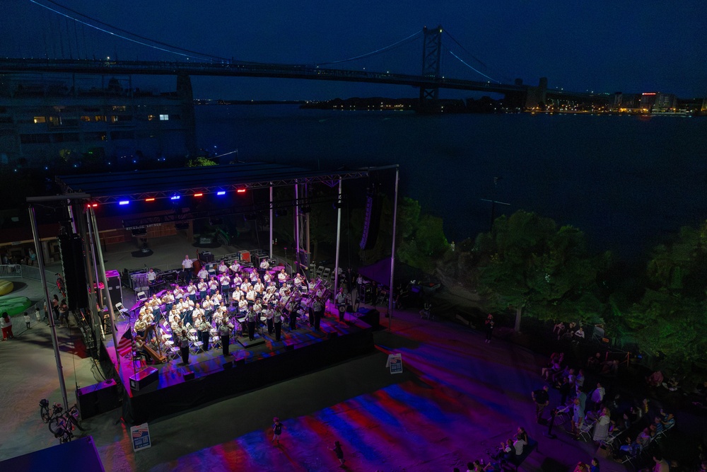 The U.S. Army Band and Chorus perform Fourth of July concert in Philadelphia