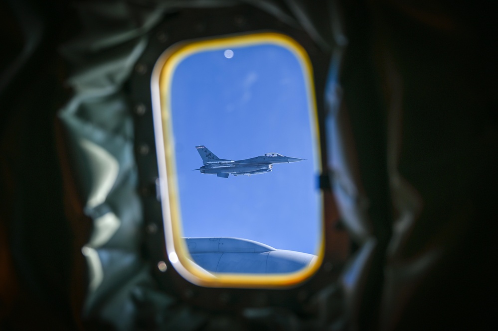 Air refueling with the 50th ARS