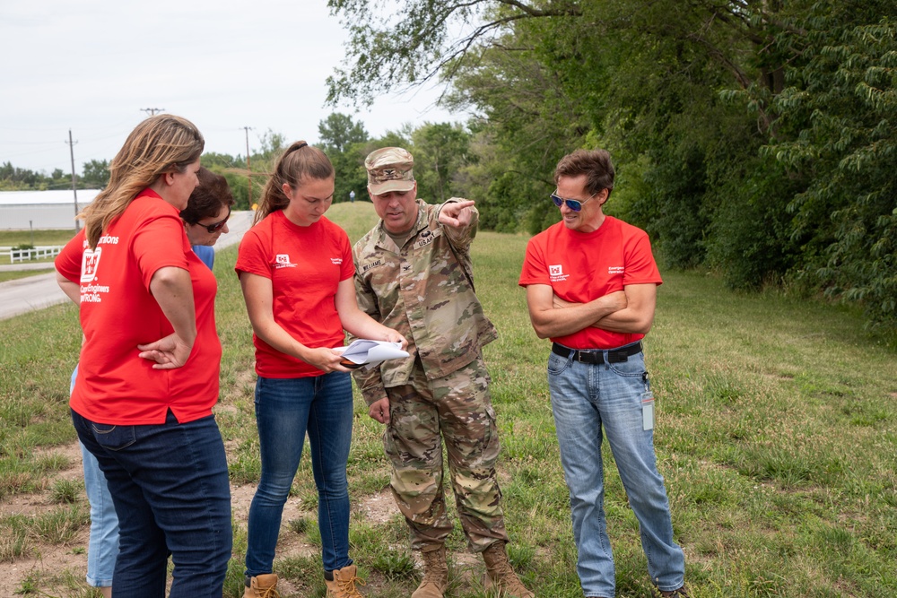 Commander Visits Local Communities During the Flood