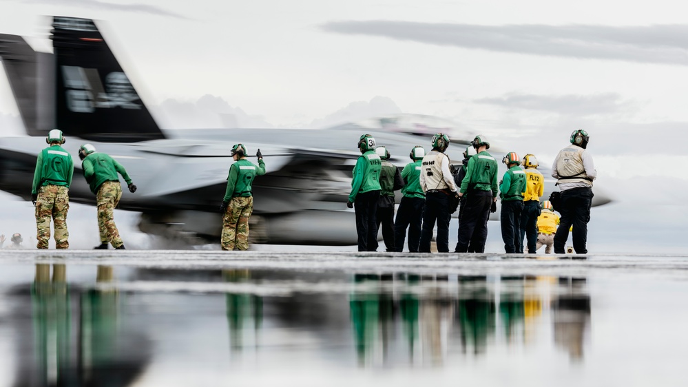 George Washington Conducts Flight Operations