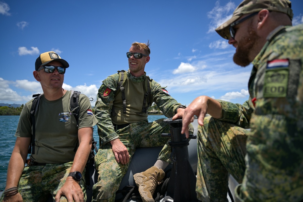 EOD Technicians Share Capabilities