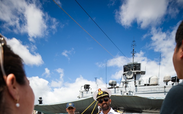 International Media Outlets Visit INS Shivalik During RIMPAC 2024