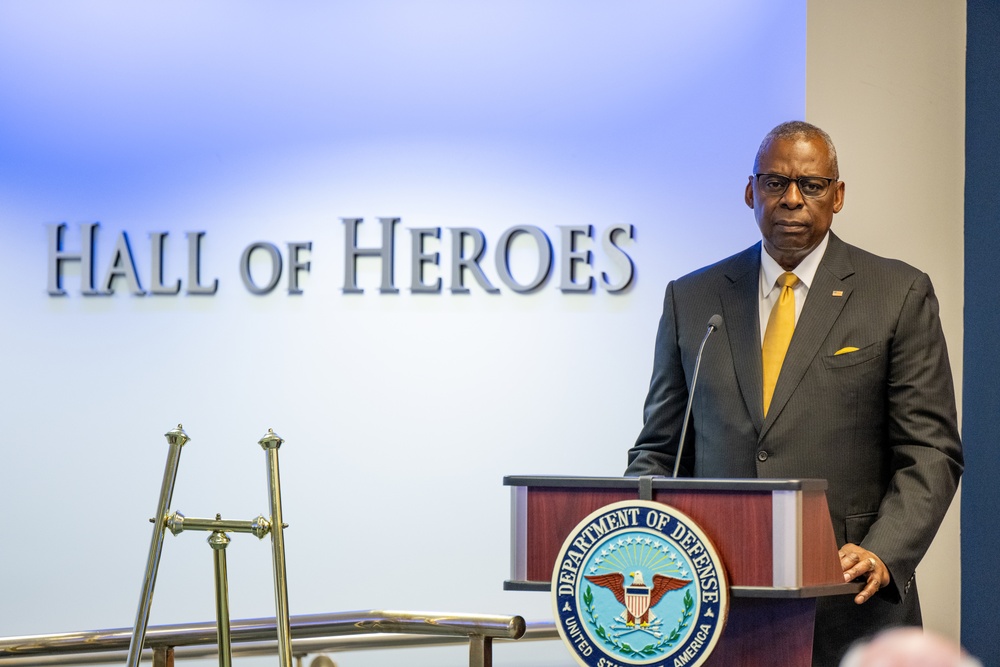 Secretary Austin hosts Hall of Heroes Induction Ceremony