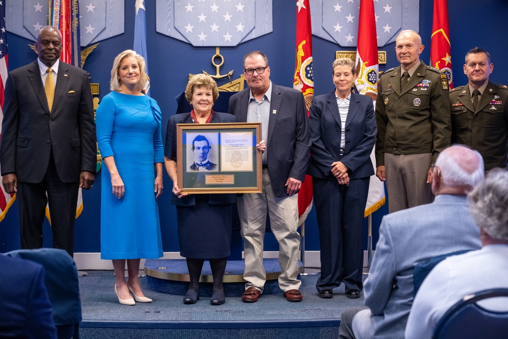 Secretary Austin hosts Hall of Heroes Induction Ceremony