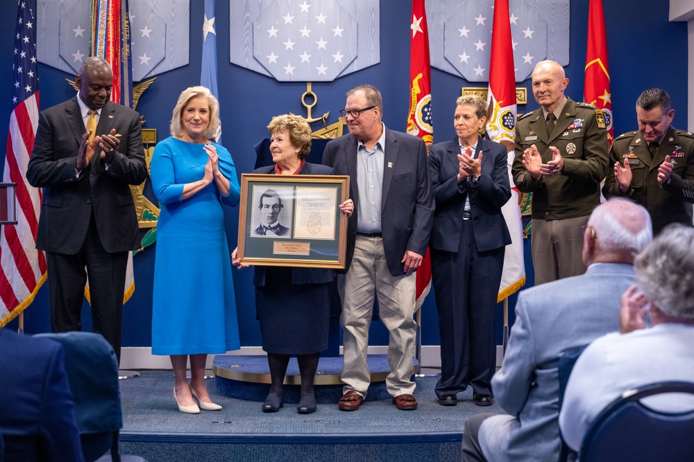 Secretary Austin hosts Hall of Heroes Induction Ceremony