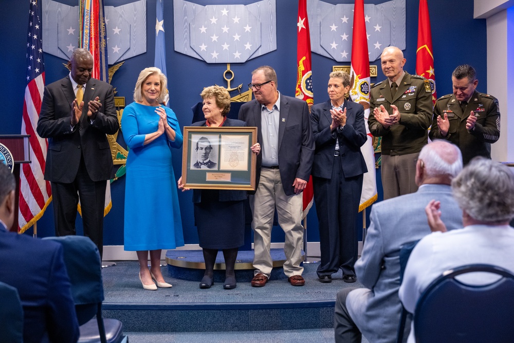 Secretary Austin hosts Hall of Heroes Induction Ceremony