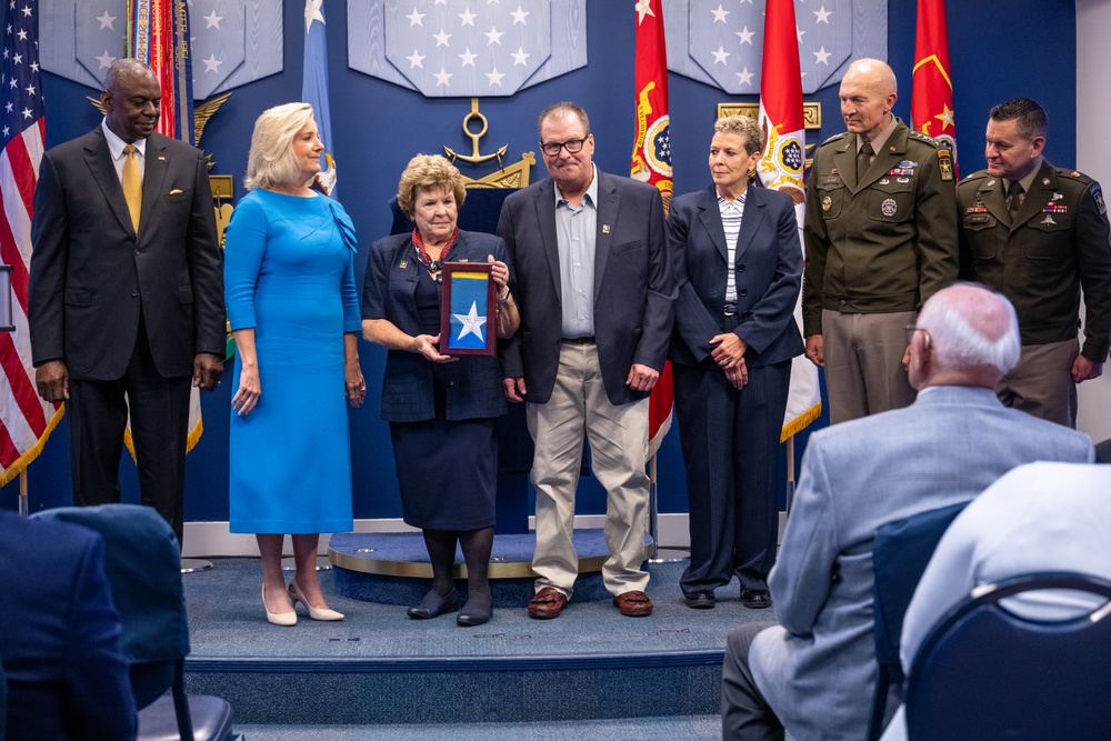 Secretary Austin hosts Hall of Heroes Induction Ceremony