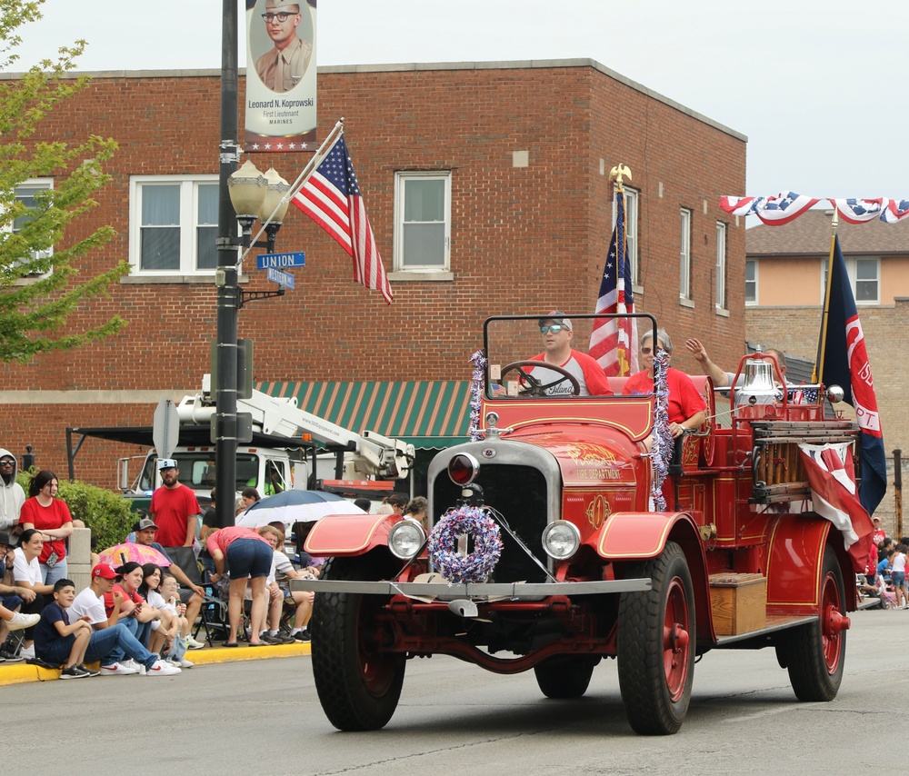 Blue Island Celebrates Independence Day With Illinois Army National Guard