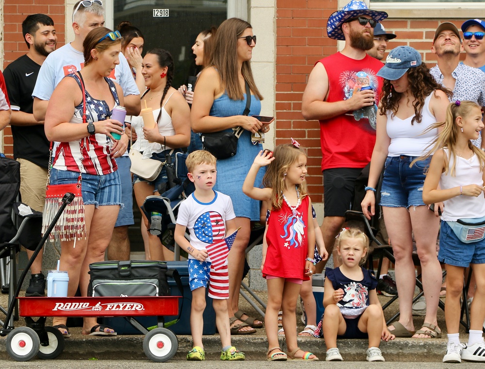 Blue Island Celebrates Independence Day With Illinois Army National Guard