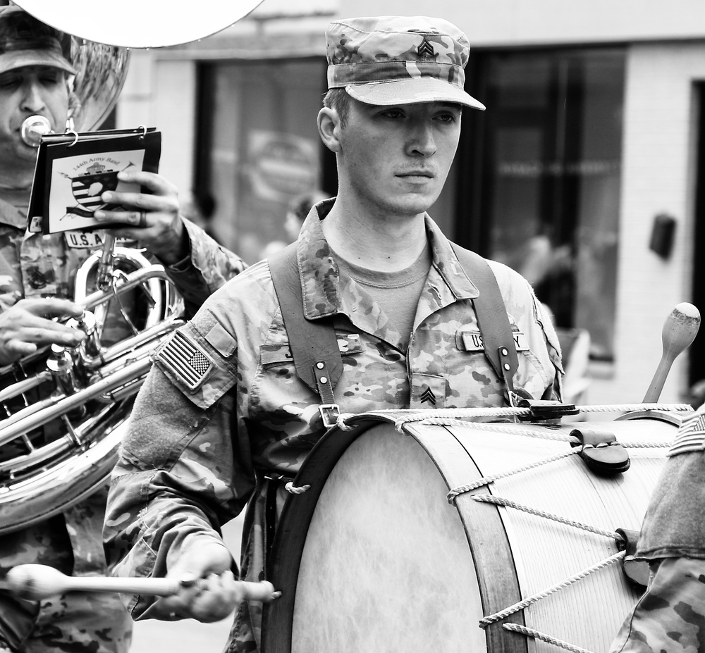 Blue Island Celebrates Independence Day With Illinois Army National Guard