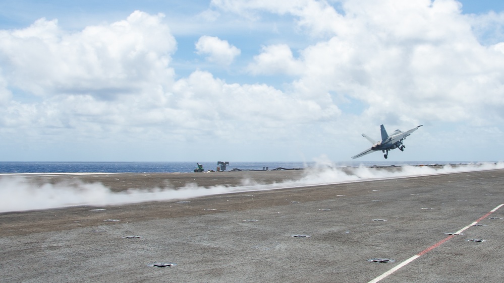 USS Ronald Reagan (CVN 76) conducts air combat-skills practice