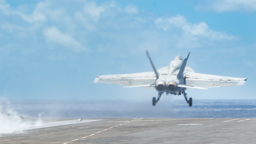 USS Ronald Reagan (CVN 76) conducts air combat-skills practice