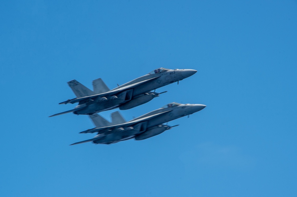 USS Ronald Reagan (CVN 76) conducts air combat-skills practice