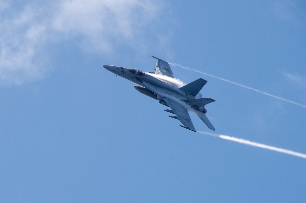 USS Ronald Reagan (CVN 76) conducts air combat-skills practice