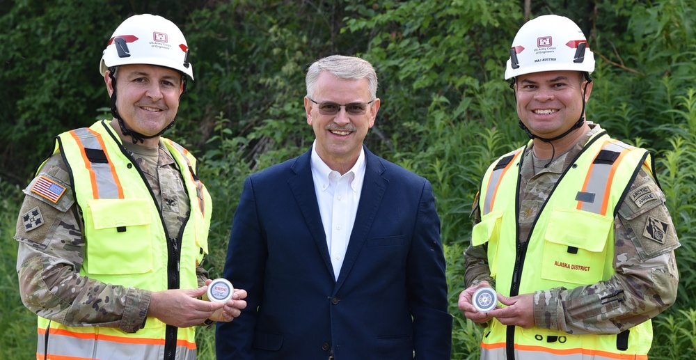 U.S. Army ERDC director presents coins to Alaska District leaders