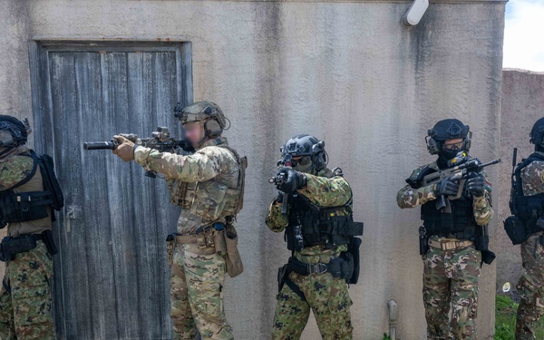 NSW Trains with Partner Forces during RIMPAC 2024