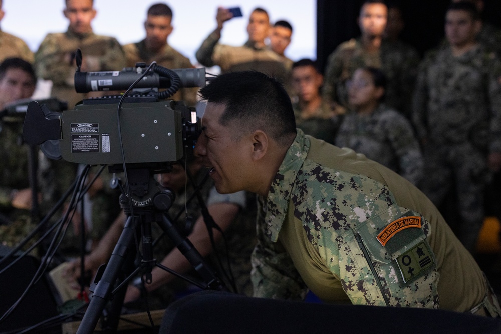 US, Republic of Korea and Ecuadorian forces utilize virtual fire support training