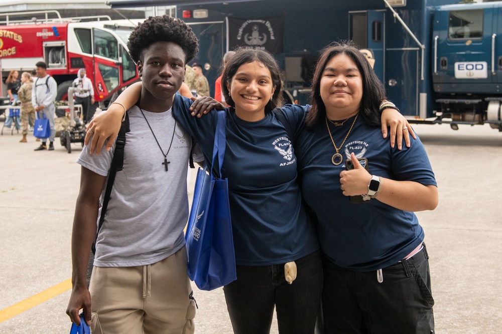 Local JROTC students visit Jacksonville ANGB