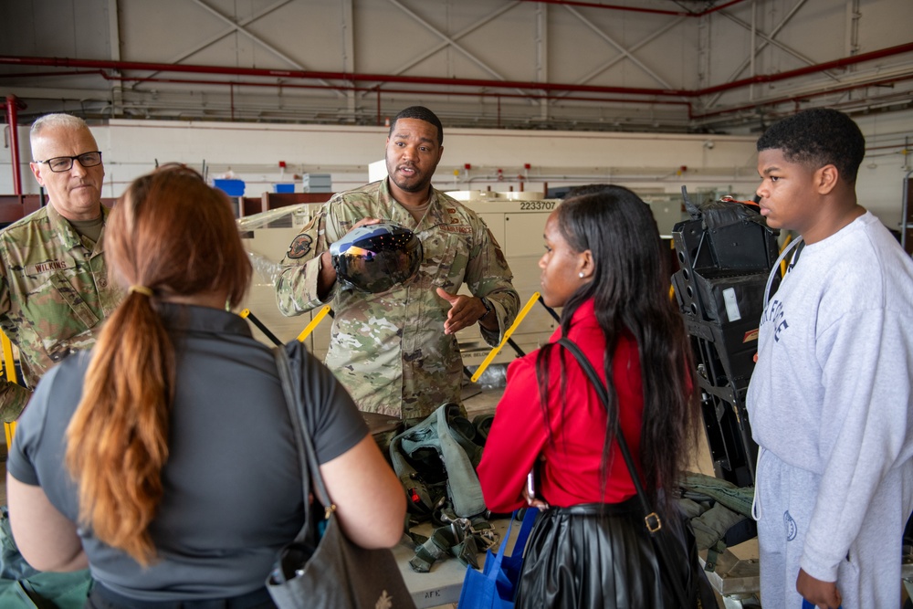 Local JROTC students visit Jacksonville ANGB