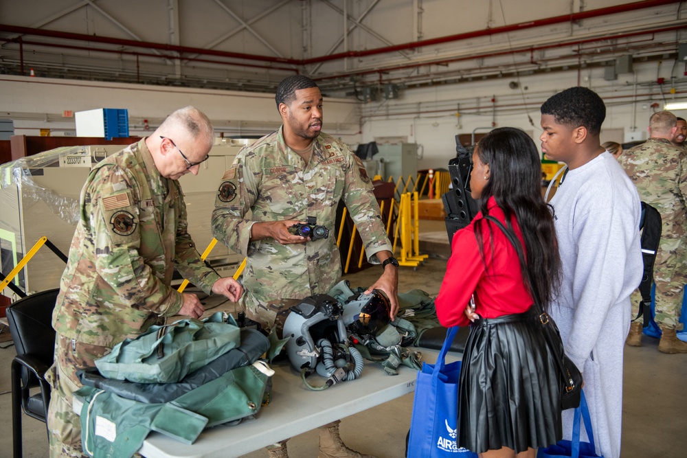 Local JROTC students visit Jacksonville ANGB