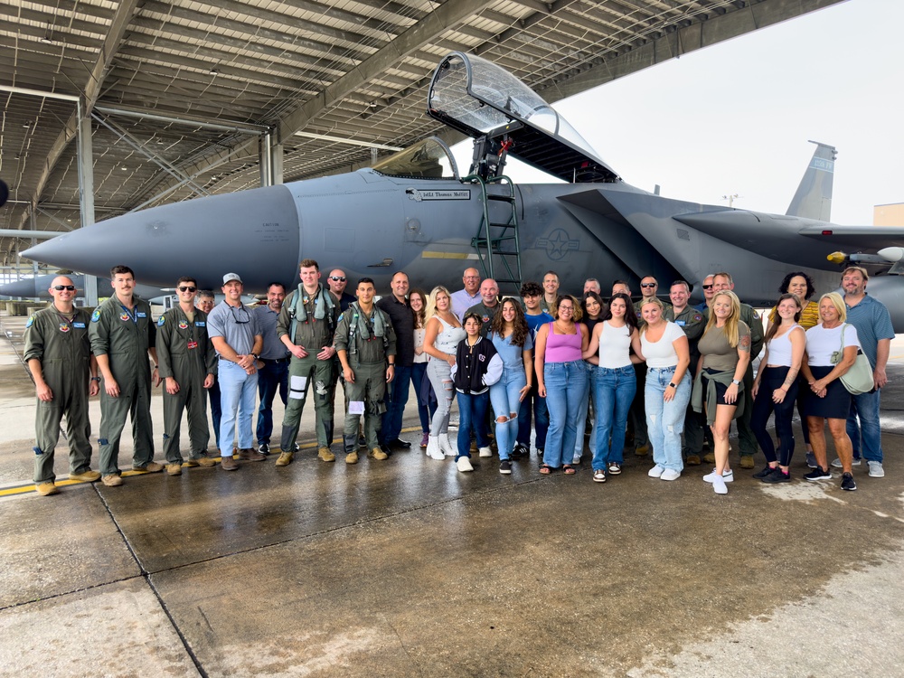 Retiring fighter pilot recognized for career milestone of 3K hours of flight time in F-15