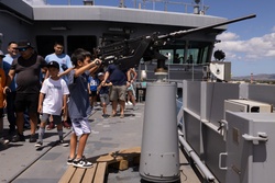 HMNZS Aotearoa Hosts Open Ship Day During RIMPAC 2024 [Image 4 of 6]