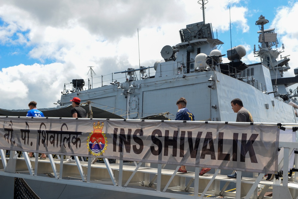 DVIDS Images International Ships Host Visitors during Open Ship Day