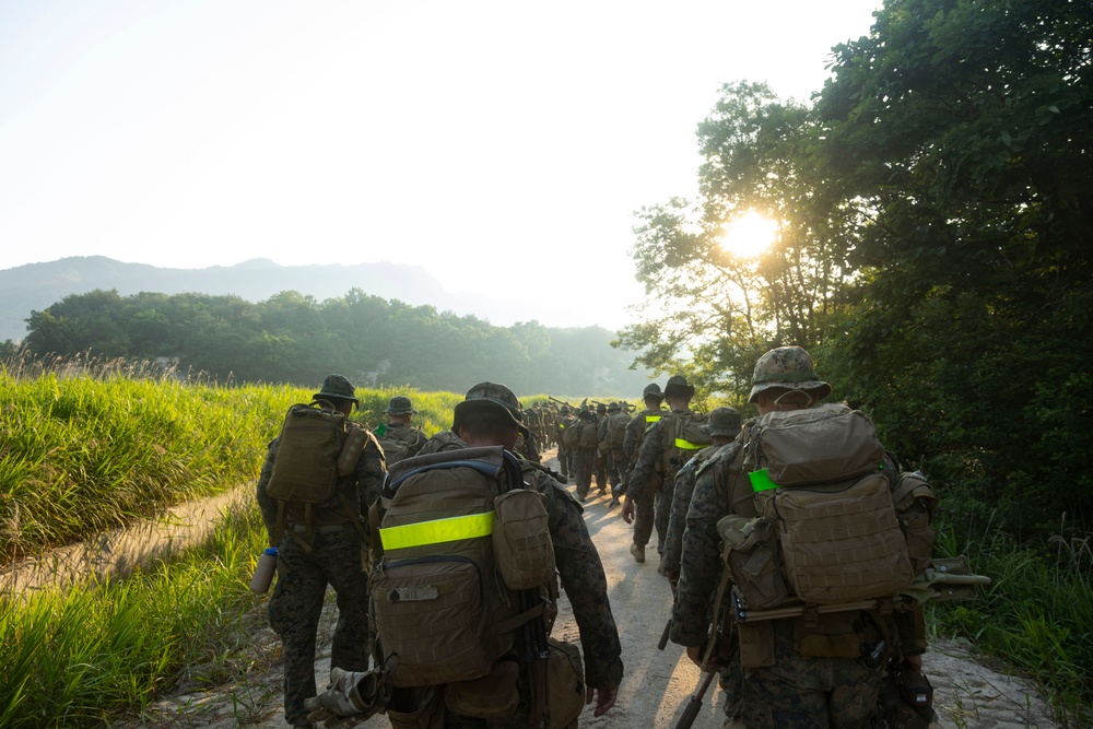 U.S. Marines execute 81mm mortar range during Korea Viper 24.2