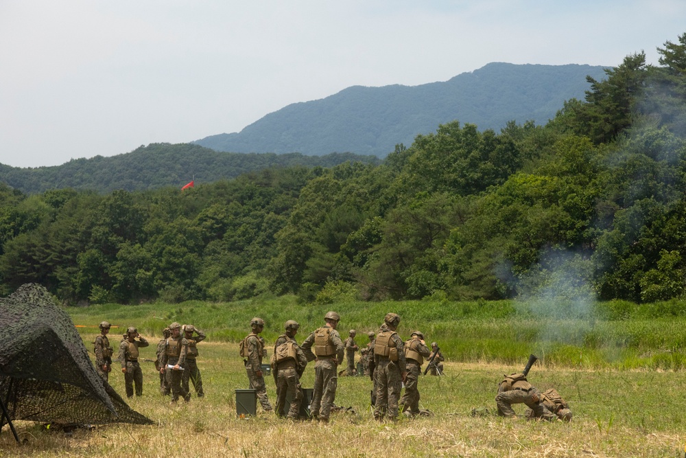 U.S. Marines execute 81mm mortar range during Korea Viper 24.2