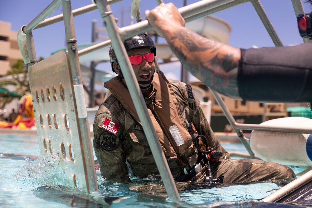 Peruvian Naval Infantry Marines Train in Shallow Water Egress During RIMPAC 2024