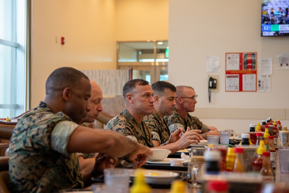 MCIPAC CG Visits MCAS Iwakuni