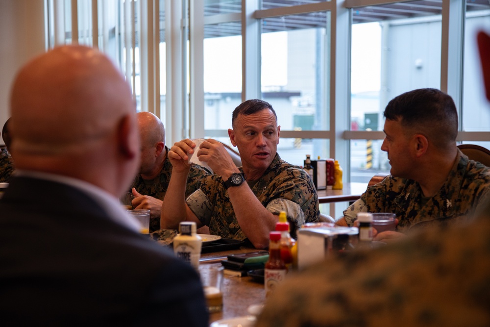 MCIPAC CG Visits MCAS Iwakuni