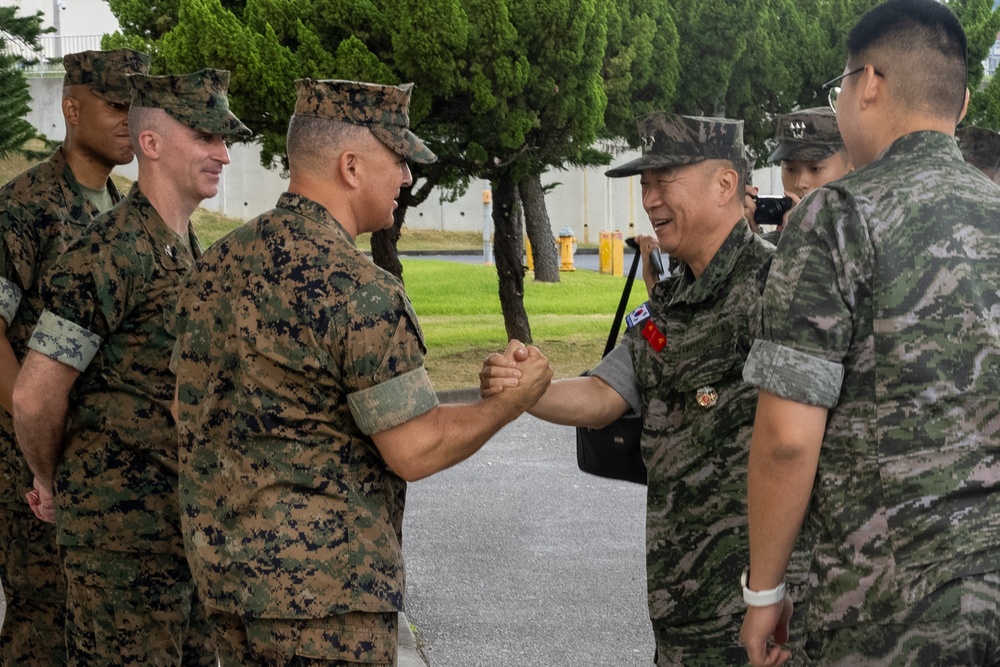 ROK General visits Camp Kinser