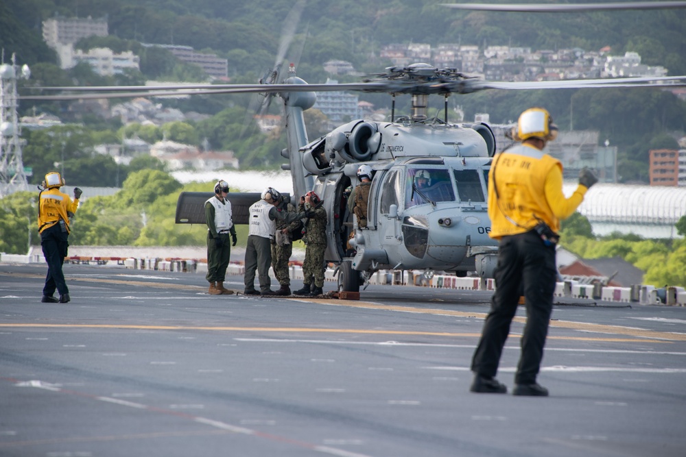 DVIDS - Images - Helicopter Sea Combat Squadron (HSC) 25 Embarks Aboard ...