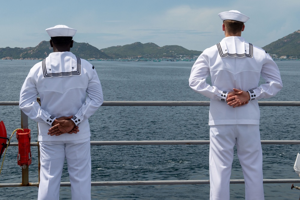 USS BLUE RIDGE ARRIVES IN VIETNAM